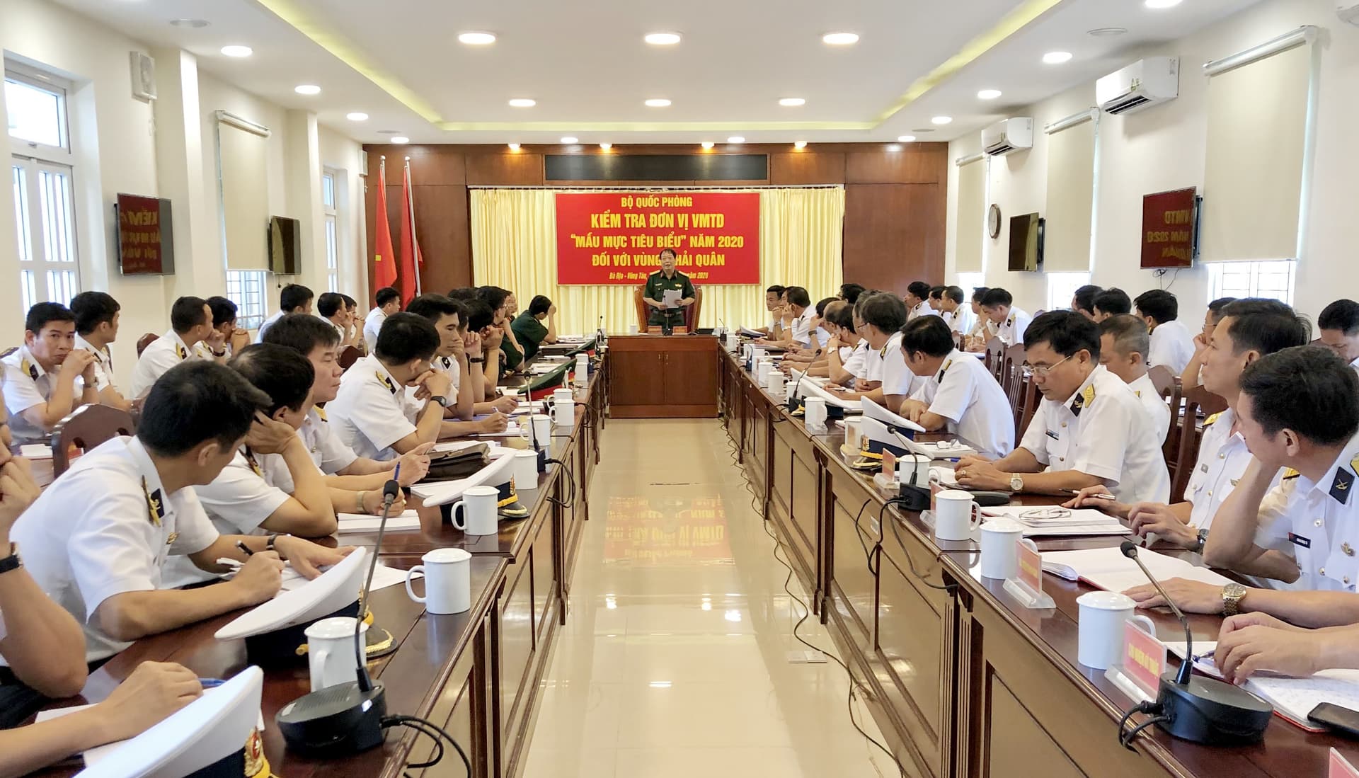 Bộ Quốc phòng kiểm tra đơn vị vững mạnh toàn diện “mẫu mực, tiêu biểu” đối với Vùng 2