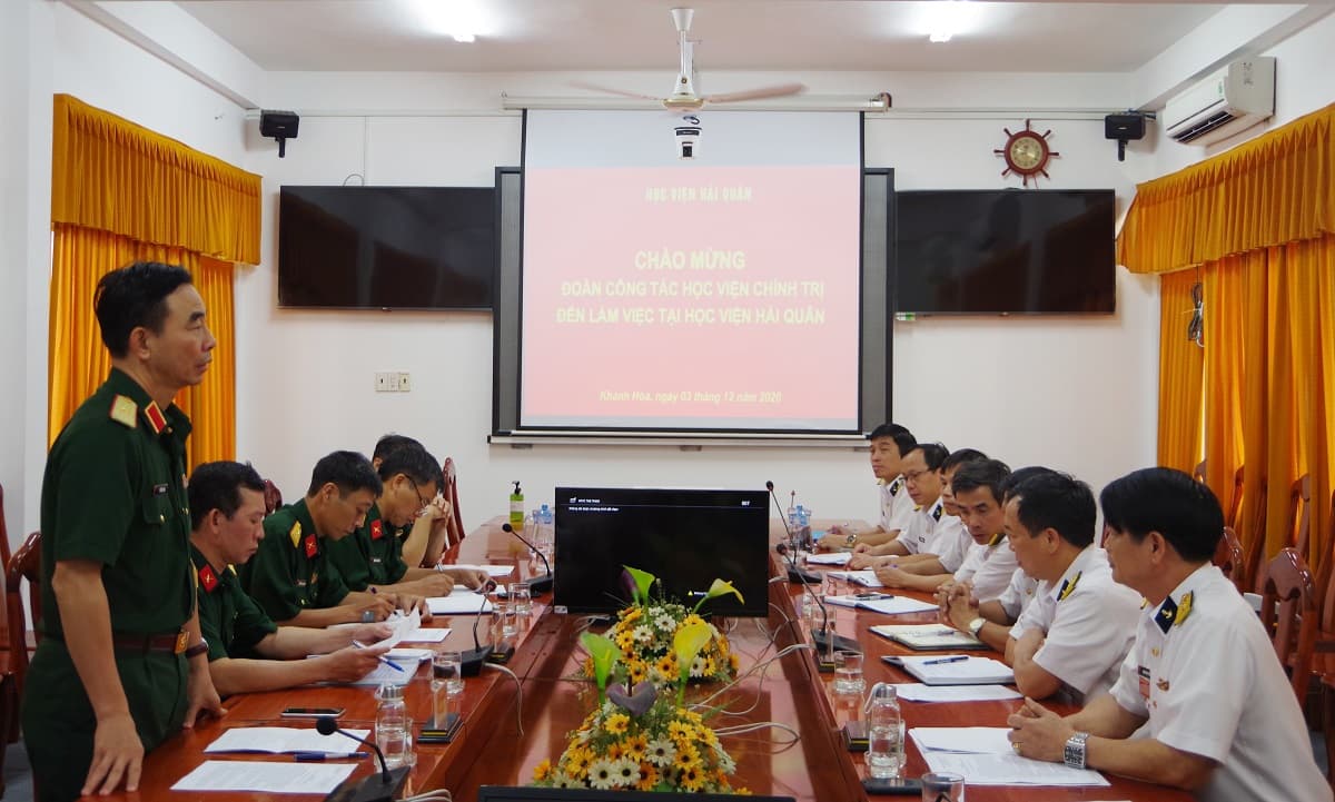 Đoàn công tác của Học viện Chính trị kiểm tra học viên liên kết đào tạo tại Học viện Hải quân