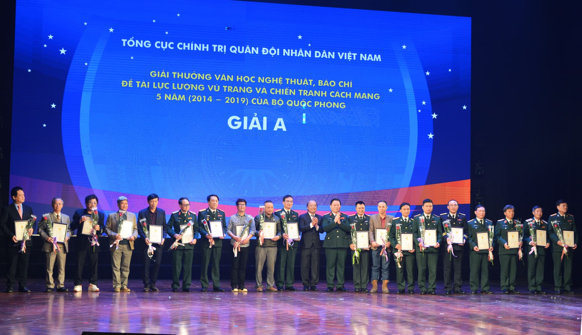 Trao giải thưởng văn học nghệ thuật, báo chí Bộ Quốc phòng
