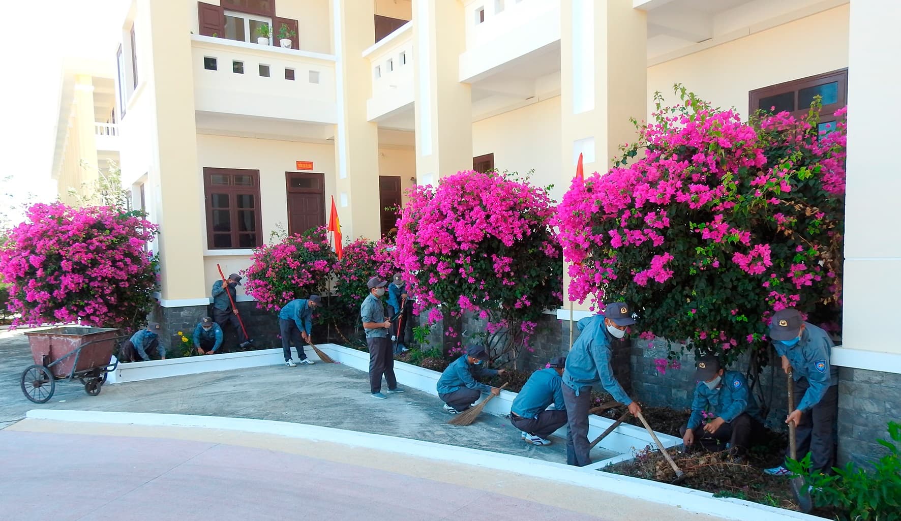 Gần 300 cán bộ, đoàn viên Chi đội Kiểm ngư 4 tham gia “Ngày thứ 7 tình nguyện”