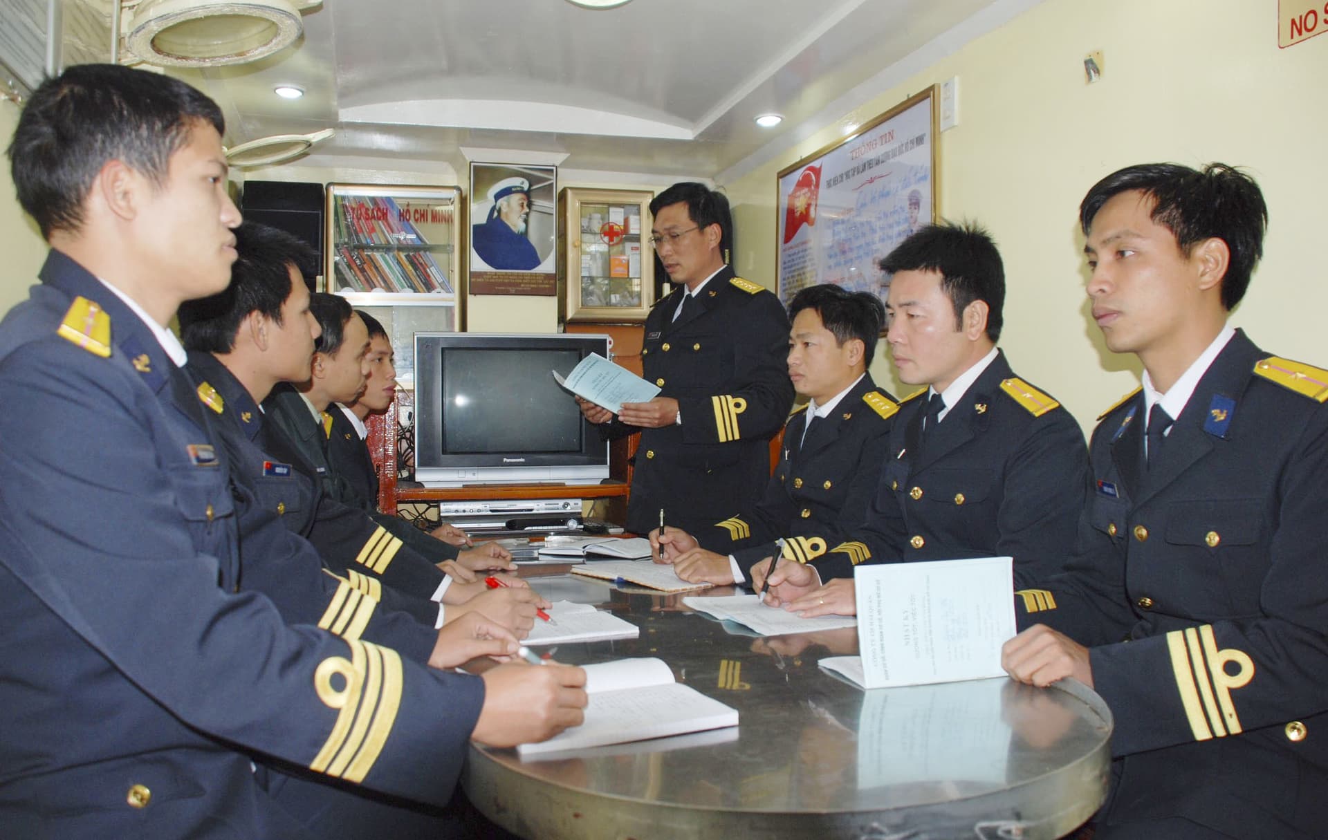 “5 chủ động” trong quản lý tư tưởng bộ đội ở Hải đoàn 128