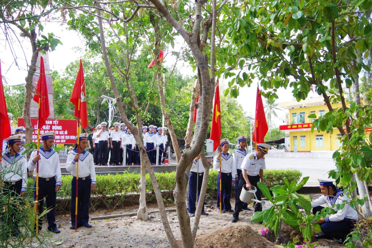 Đảo Nam Yết trồng thêm 500 cây xanh