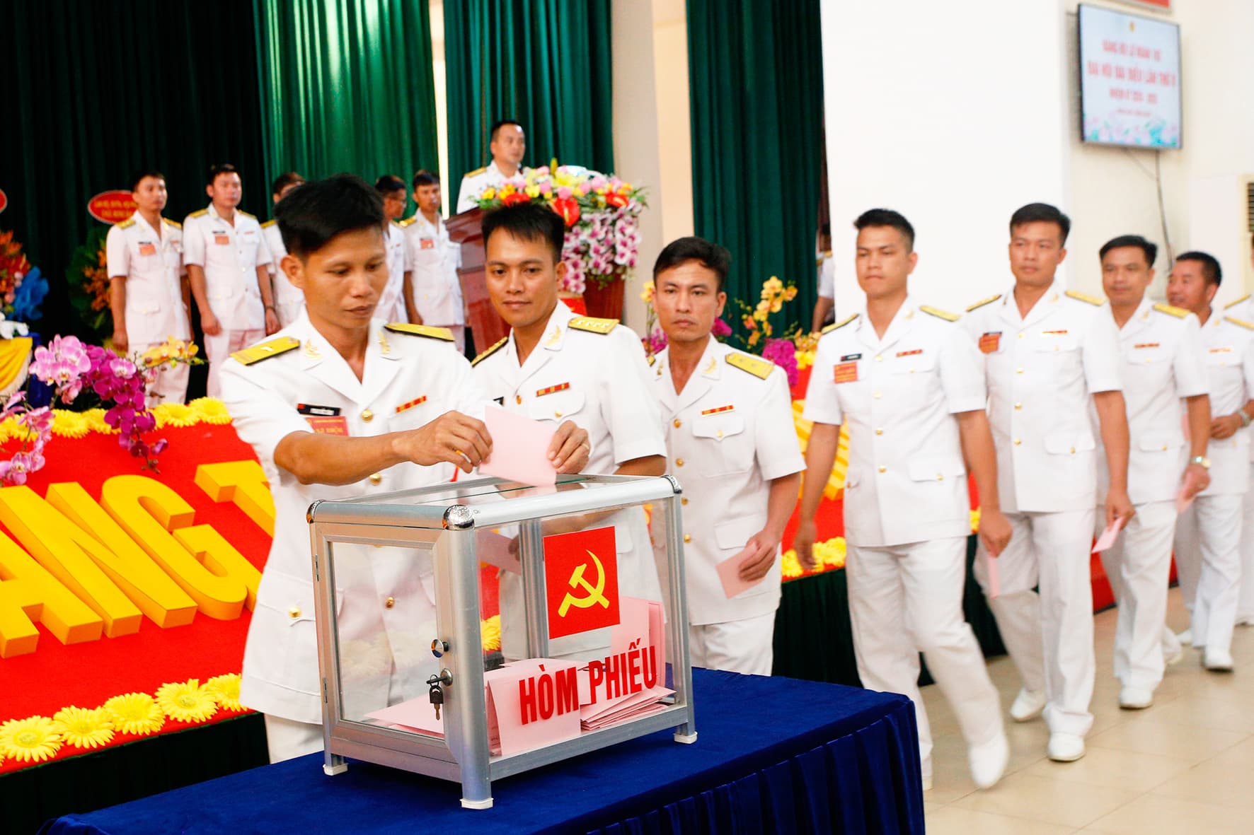 Đảng bộ Lữ đoàn 162 tổ chức đại hội làm trước trong Đảng bộ Vùng 4 Hải quân