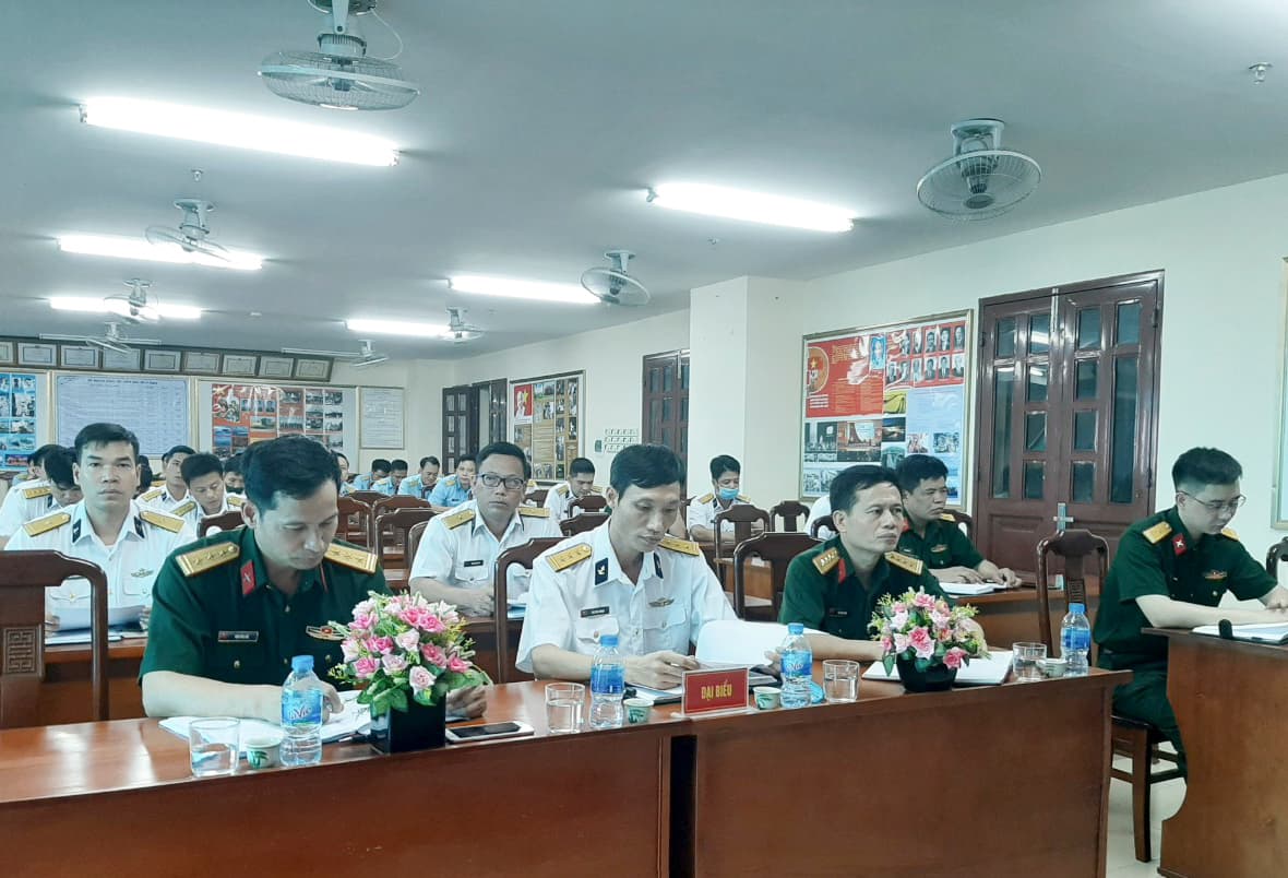 Toạ đàm khoa học “Hải quân Nhân dân Việt Nam với nhiệm vụ xây dựng và bảo vệ Tổ quốc trong tình hình mới”