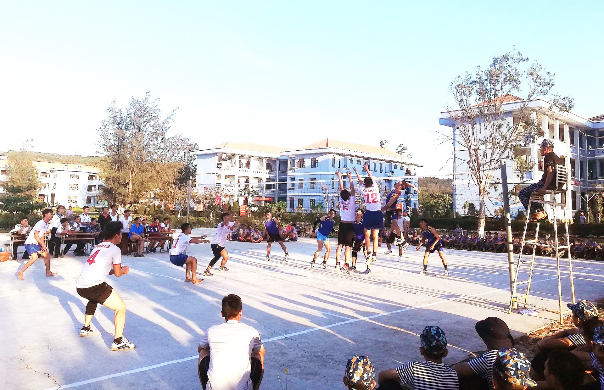 Trung tâm huấn luyện Vùng 4 khai mạc giải bóng chuyền chào mừng kỷ niệm 130 năm sinh nhật Bác