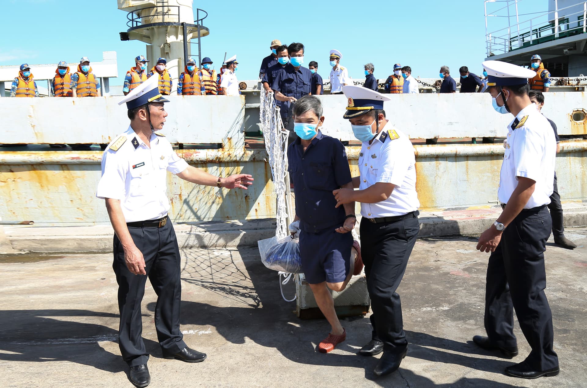 Trong hoạn nạn thêm vững niềm tin