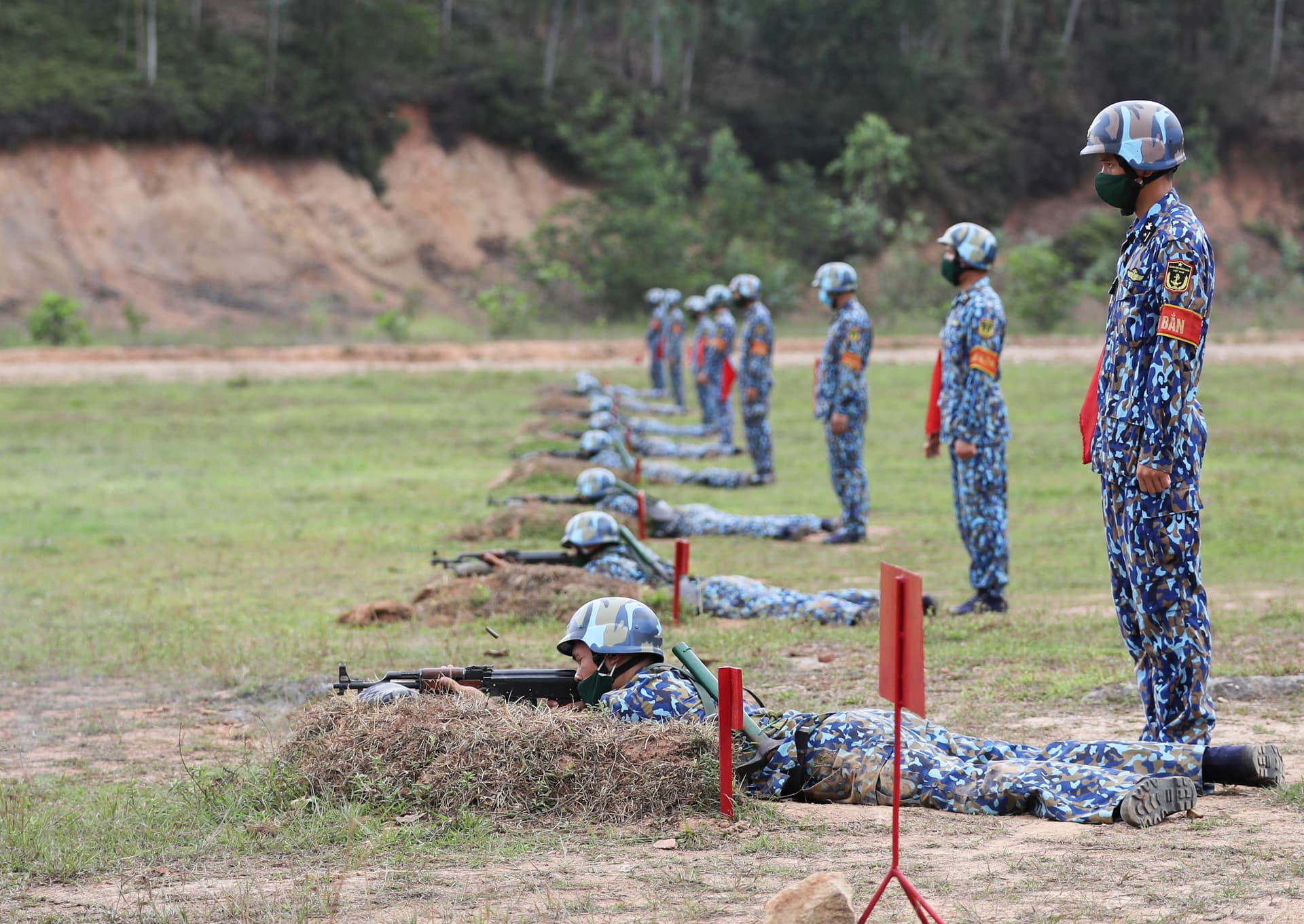 Lữ đoàn 147 kiểm tra 3 tiếng nổ cho chiến sĩ mới