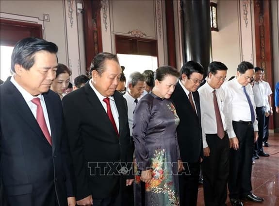 Chủ tịch Quốc hội Nguyễn Thị Kim Ngân dự Lễ kỷ niệm 110 năm Ngày sinh đồng chí Nguyễn Hữu Thọ