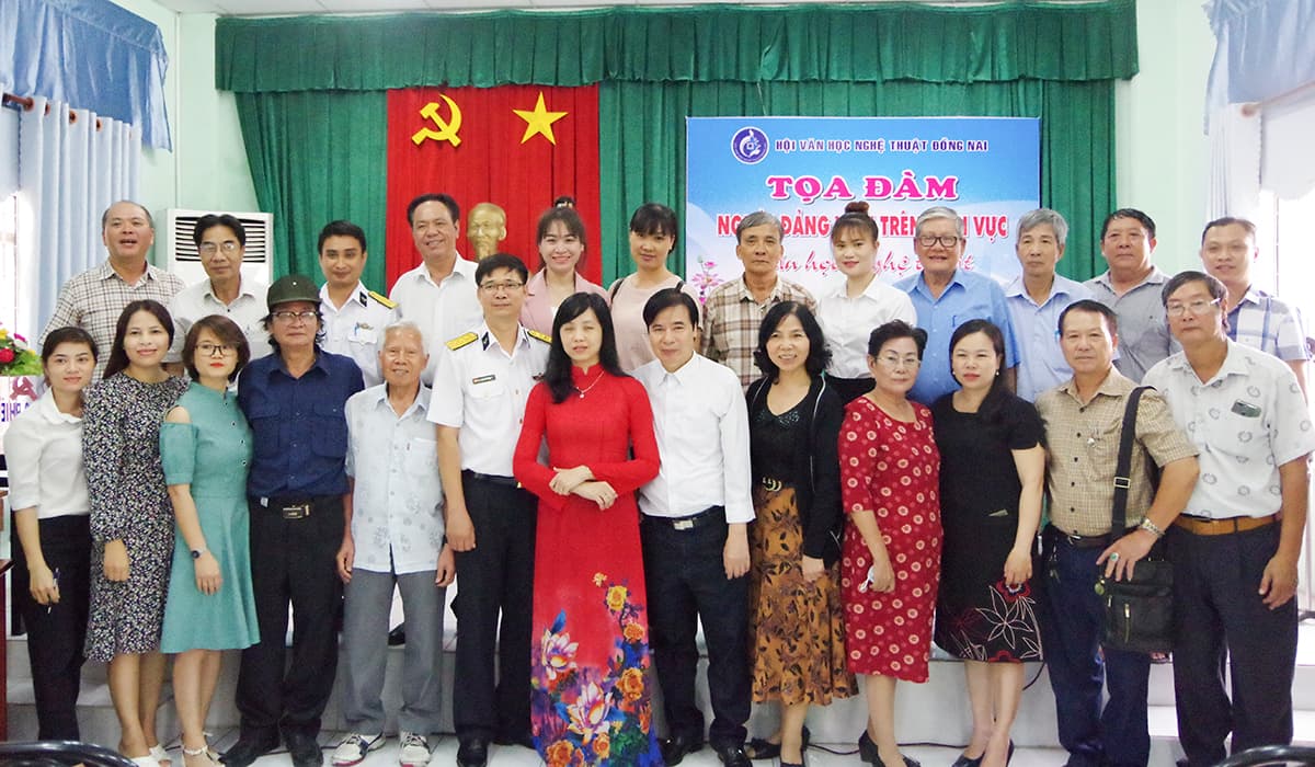 Trung tâm Bảo đảm kỹ thuật Vùng 2 thông tin về biển, đảo tại Hội Văn học - Nghệ thuật tỉnh Đồng Nai
