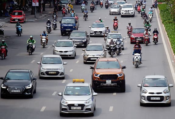 Từ 1-8-2020, ô tô kinh doanh vận tải sẽ phải đăng ký biển số màu vàng