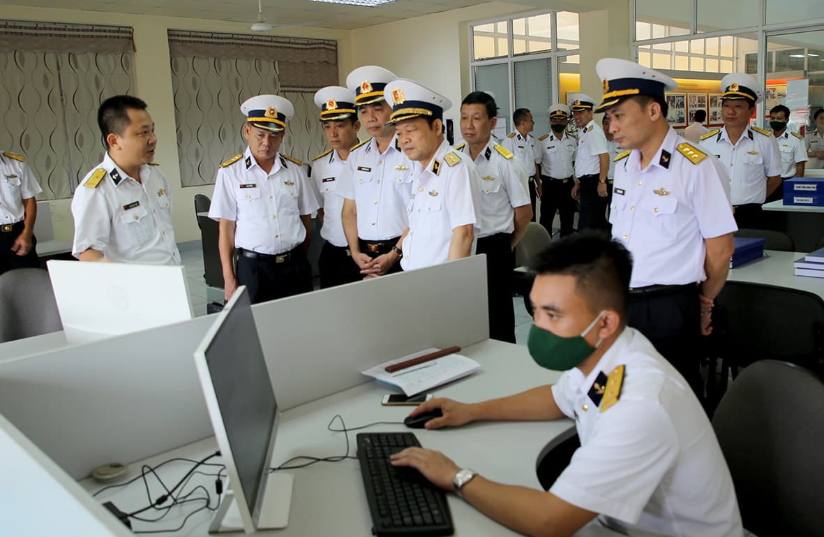 Chính ủy Hải quân: Kiểm tra, nắm tình hình tại Đoàn Đo đạc biên vẽ hải đồ và nghiên cứu biển; Lữ đoàn 602