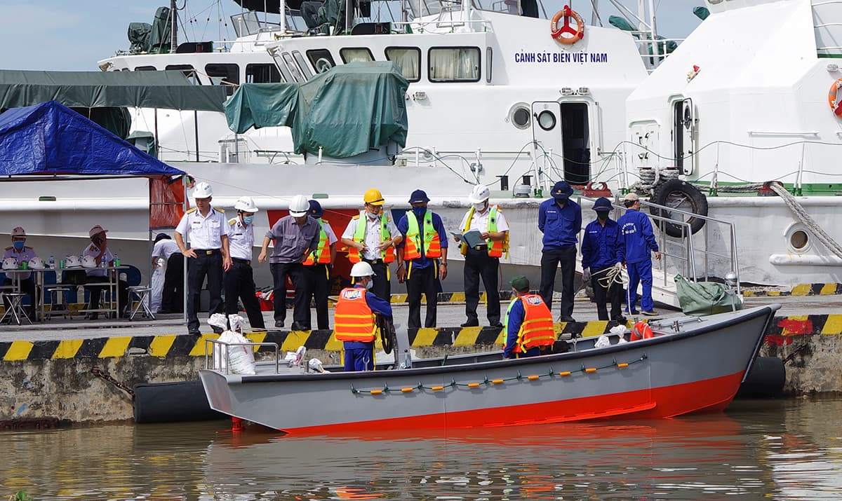 Nghiệm thu xuồng 21-CV của Nhà máy X70