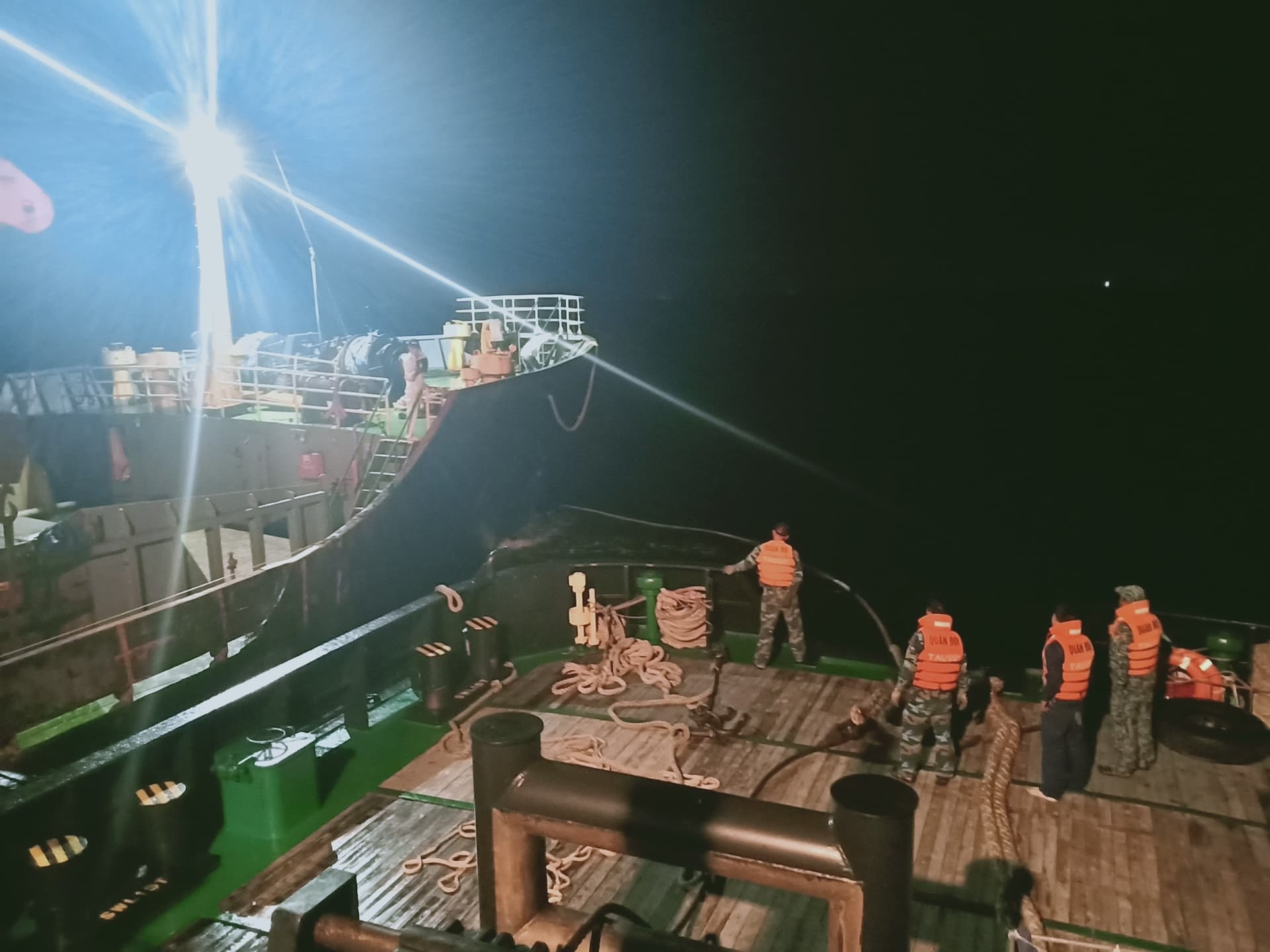 Lữ đoàn tàu ngầm 189 cứu nạn thành công Tàu Globe 6