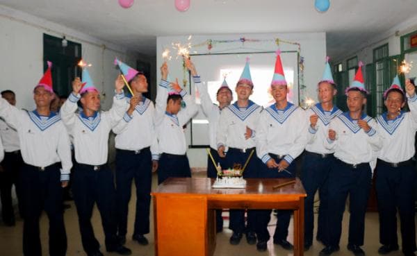 Đoàn cơ sở Trung tâm Huấn luyện Vùng 4 tổ chức sinh nhật đồng đội tháng 9