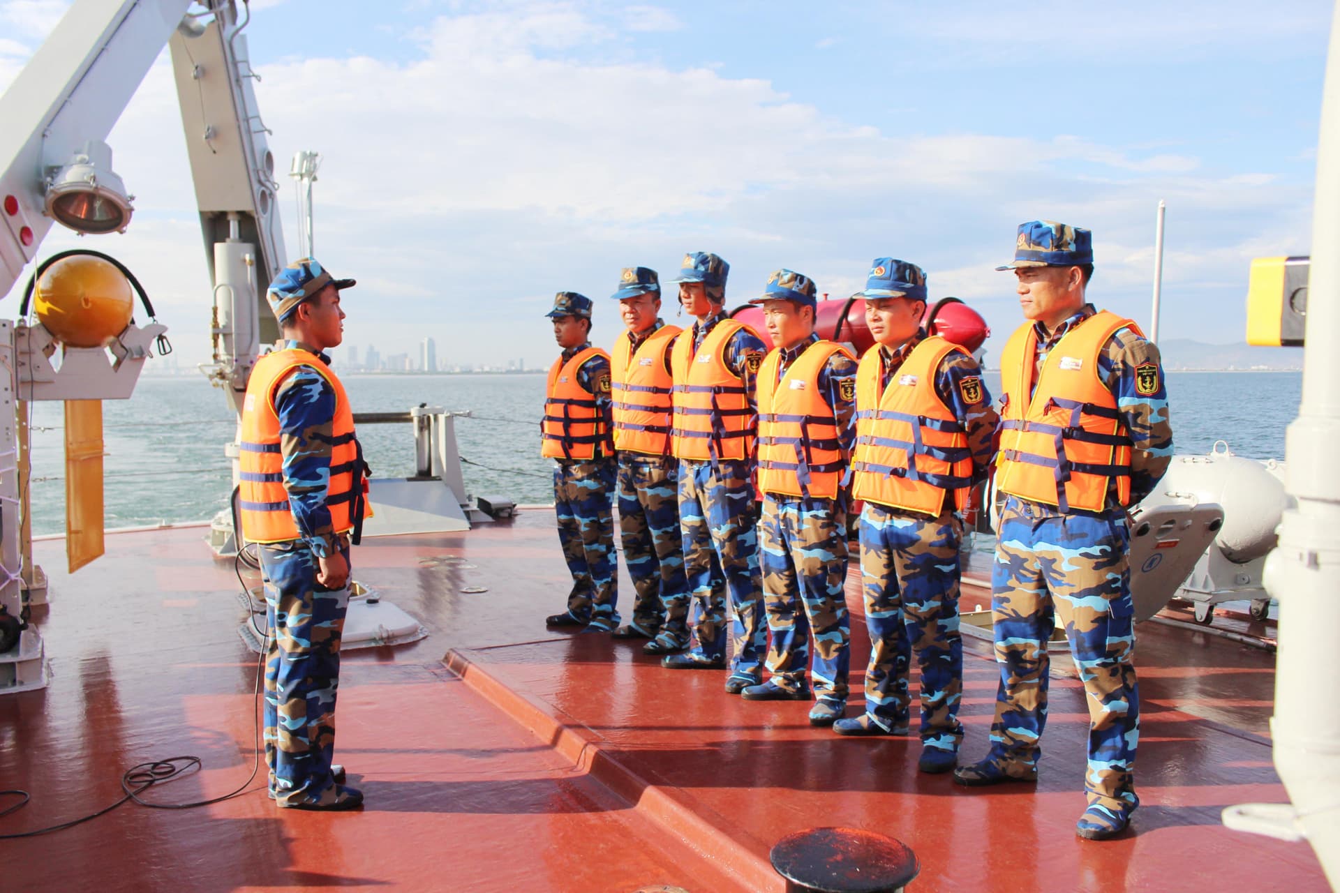 Thi đua thực hiện “mục tiêu kép” ở Lữ đoàn 161