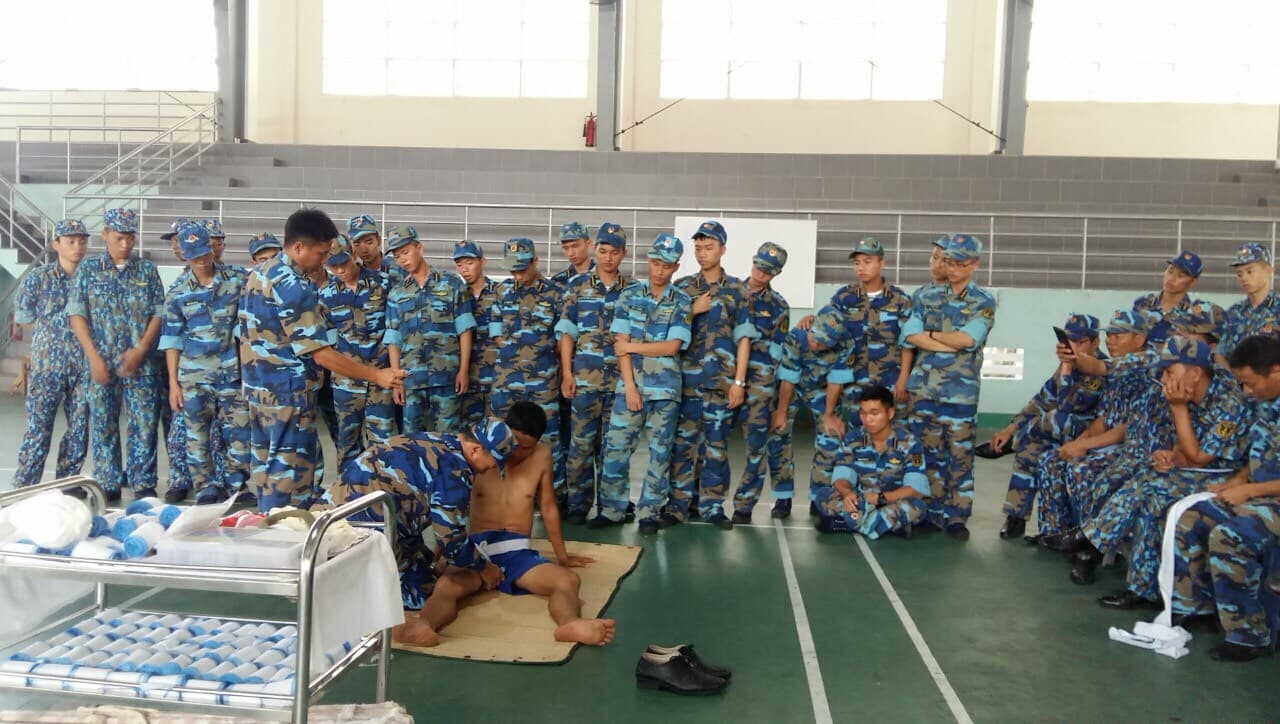 Học viện Hải quân tập huấn 5 kỹ thuật cấp cứu