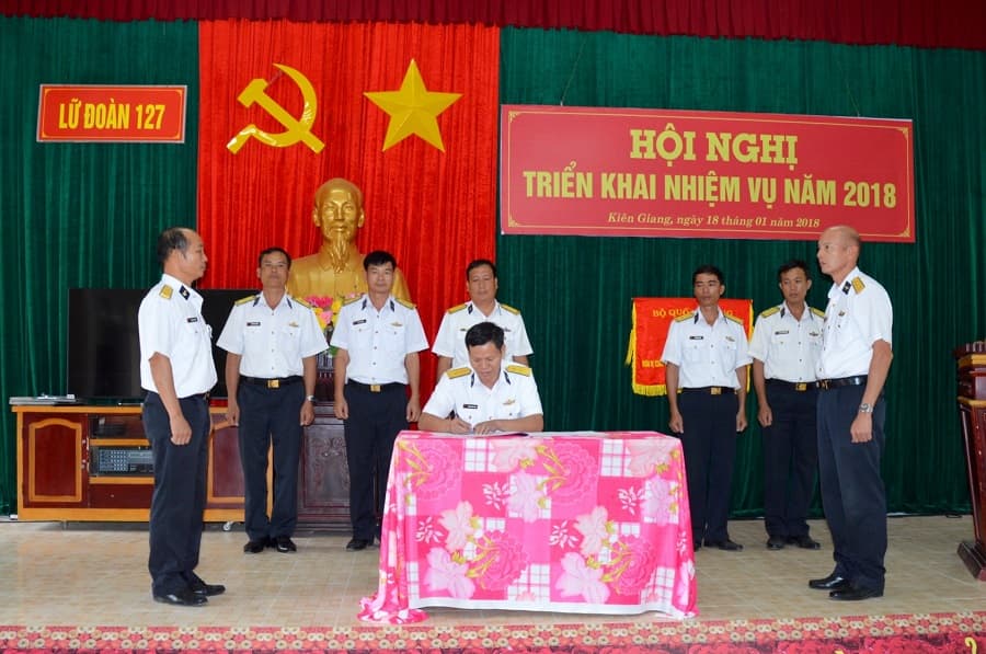 Lữ đoàn 127 được chọn làm điểm của Quân chủng về thực hiện "3 mẫu mực"