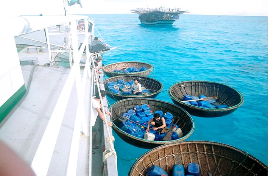 Ngư dân chưa vào bờ, tàu bộ đội chưa tránh bão