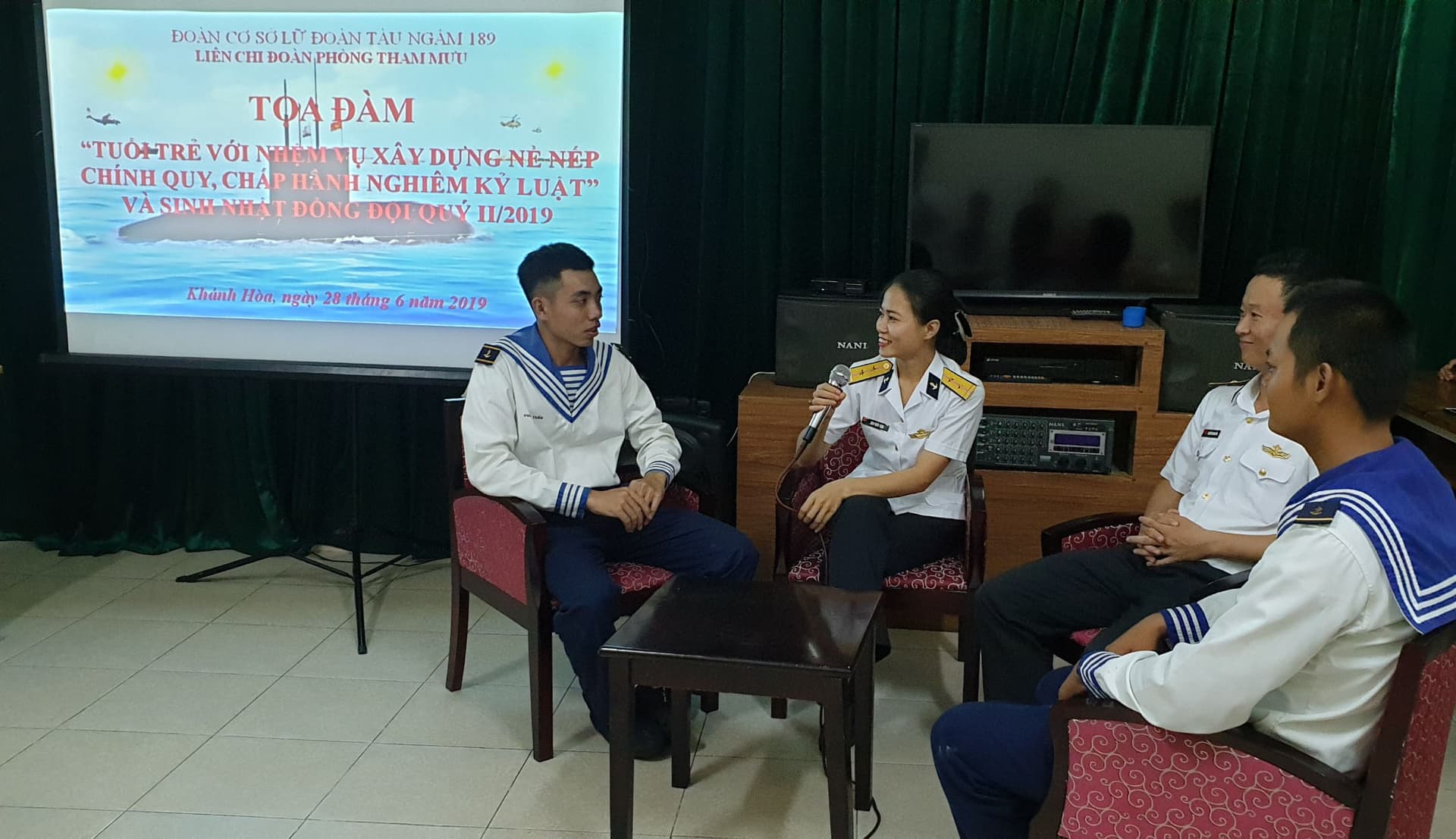 Lữ đoàn tàu ngầm 189: Tọa đàm “Tuổi trẻ với nhiệm vụ xây dựng nền nếp chính quy, chấp hành nghiêm kỷ luật”