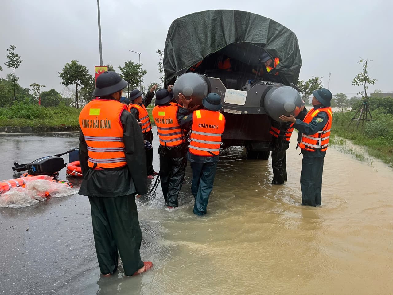 Quân chủng Hải quân chủ động ứng phó bão Kalmaegi