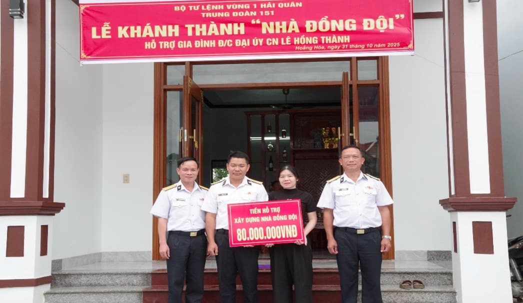 Trung đoàn 151 trao kinh phí hỗ trợ xây dựng nhà đồng đội cho quân nhân