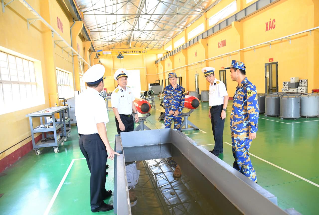 Bộ Tư lệnh Vùng 2 kiểm tra tại Trung tâm Bảo đảm kỹ thuật