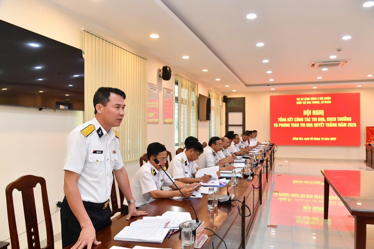 Khối thi đua trung, lữ đoàn Vùng 2 tổng kết phong trào thi đua