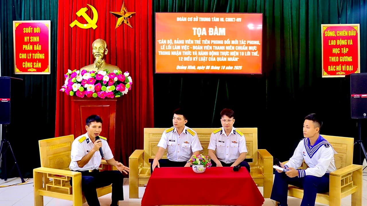 Trung tâm Huấn luyện Vùng 1 toạ đàm thanh niên