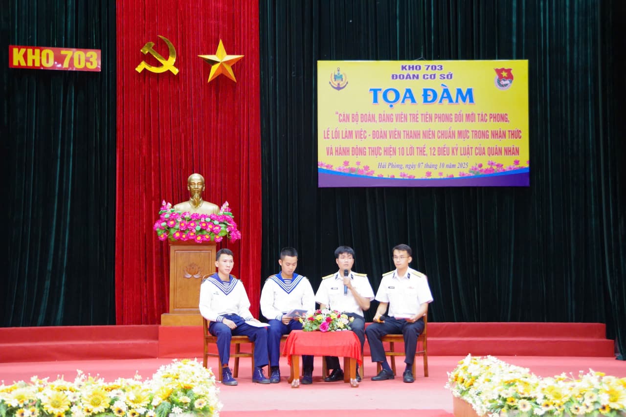 Đoàn cơ sở Kho 703 tổ chức tọa đàm thanh niên