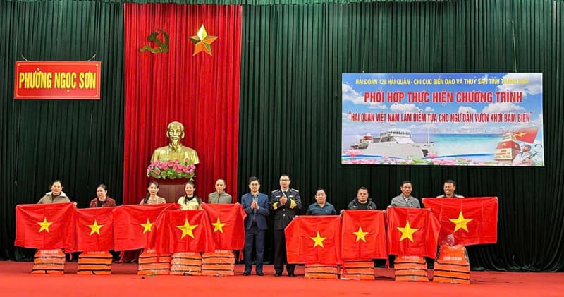 Hải đoàn 128 đẩy mạnh thực hiện chương trình “Hải quân Việt Nam làm điểm tựa cho ngư dân vươn khơi, bám biển”