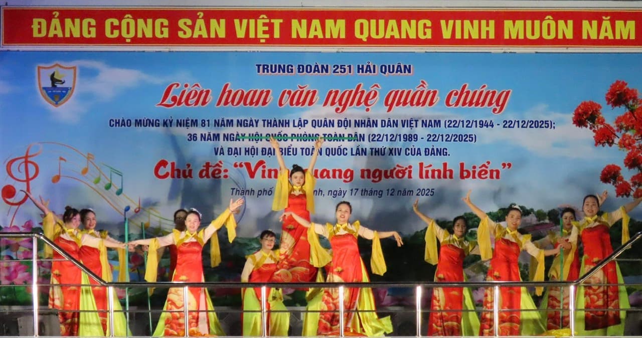 Trung đoàn 251: Liên hoan văn nghệ “Vinh quang người lính biển”