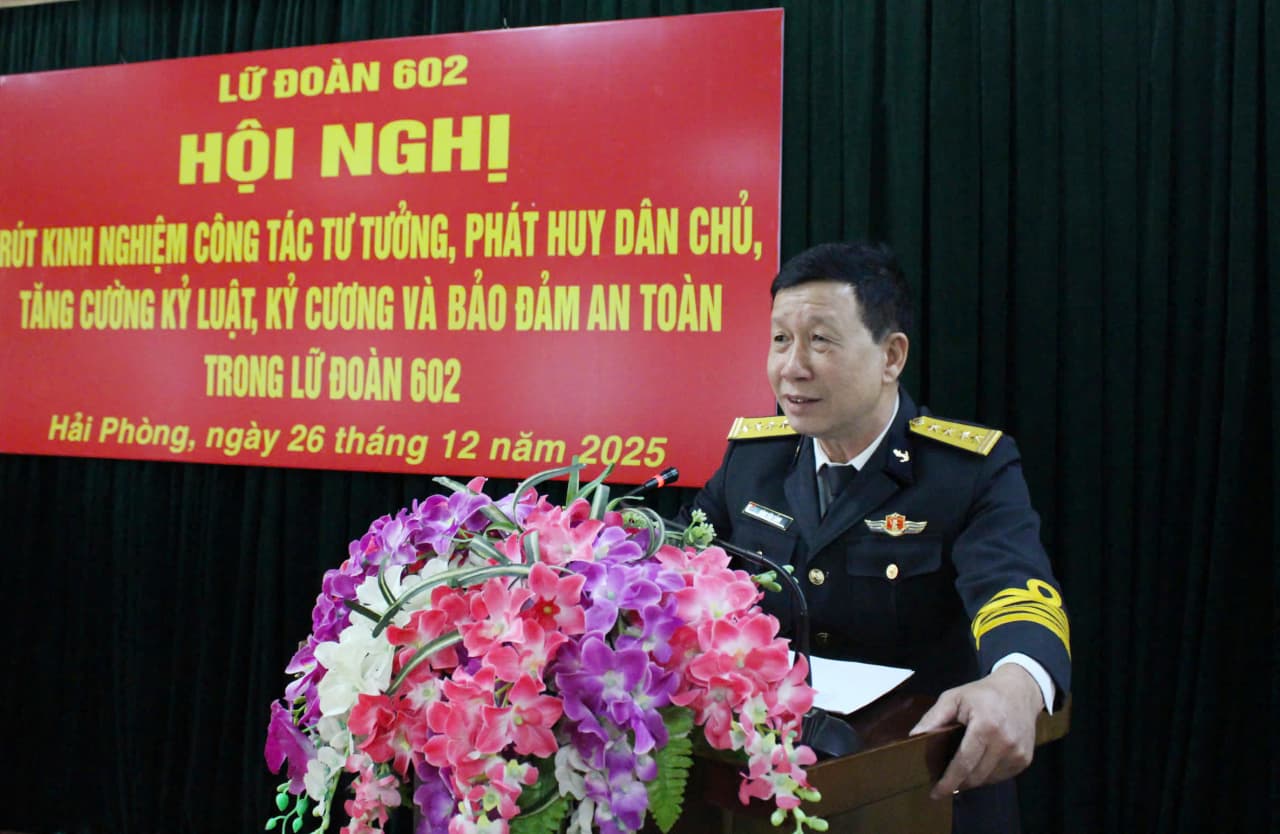 Lữ đoàn 602 chú trọng phát huy dân chủ, duy trì nghiêm kỷ luật