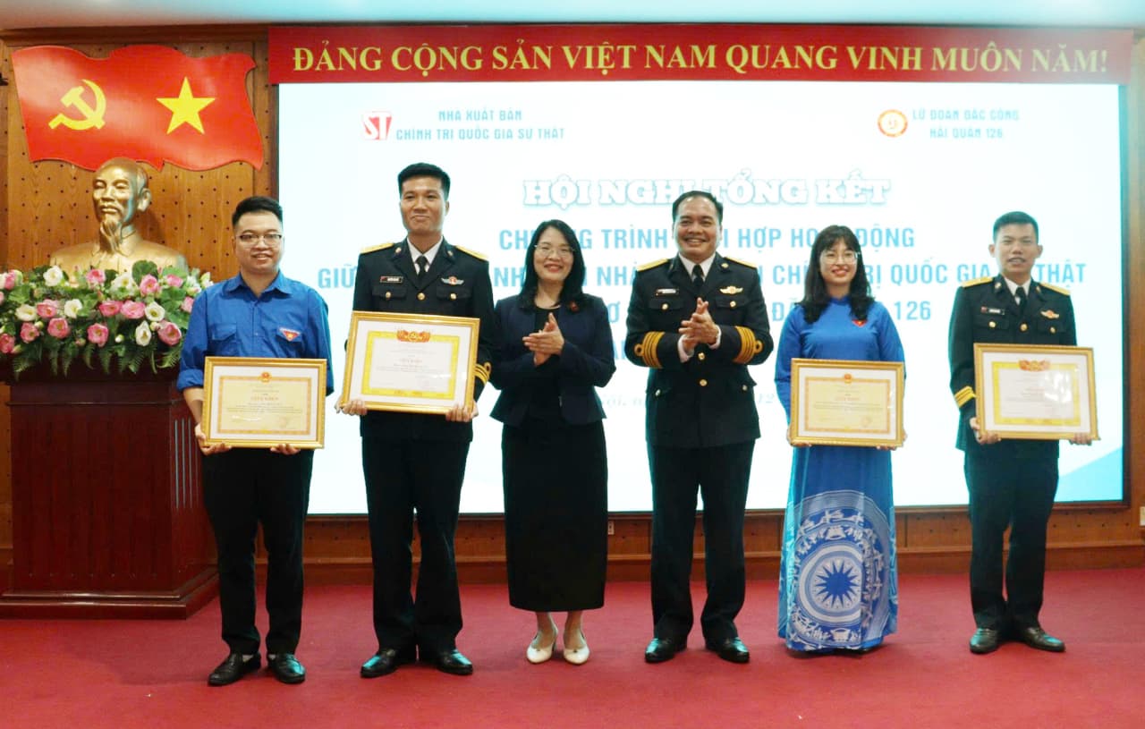 Đoàn cơ sở Lữ đoàn 126 tổng kết 10 năm phối hợp hoạt động kết nghĩa