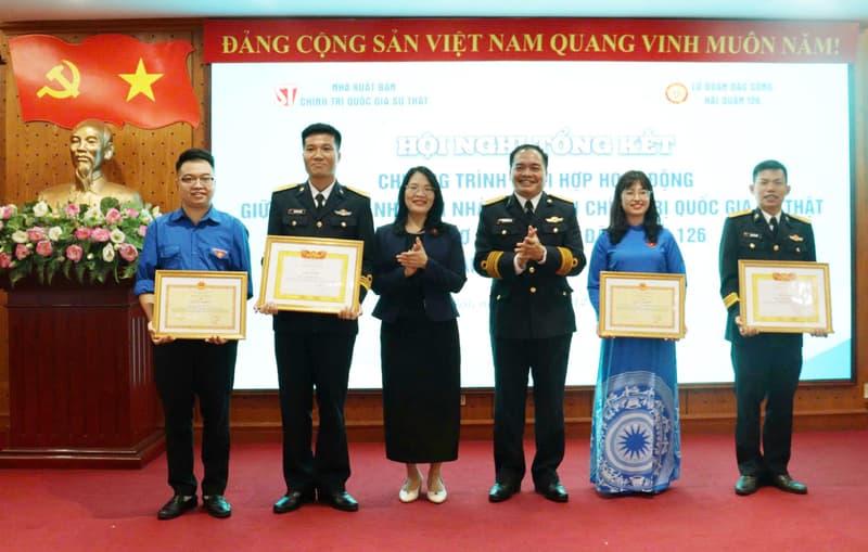 Đoàn cơ sở Lữ đoàn 126 tổng kết 10 năm phối hợp hoạt động kết nghĩa