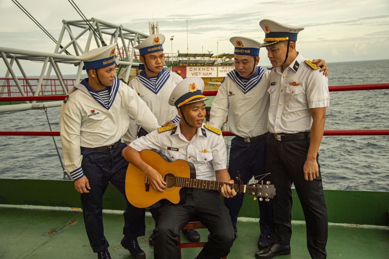 Vững vàng giữa trùng khơi, Bài 2: Điều trân quý từ nơi đầu sóng, ngọn gió