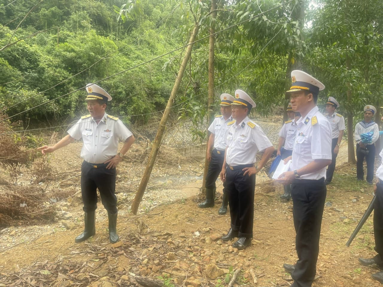 Đoàn công tác Bộ Tư lệnh Hải quân kiểm tra Lữ đoàn 682