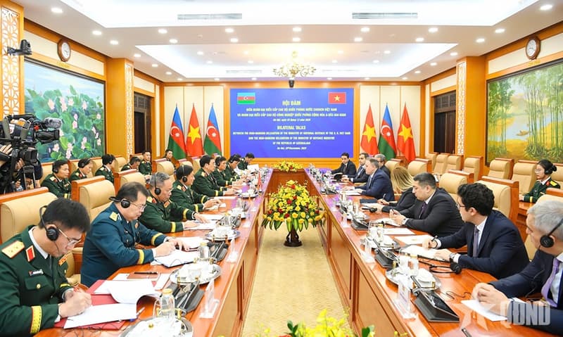 Đại tướng Phan Văn Giang hội đàm với Bộ trưởng Bộ Công nghiệp quốc phòng Azerbaijan