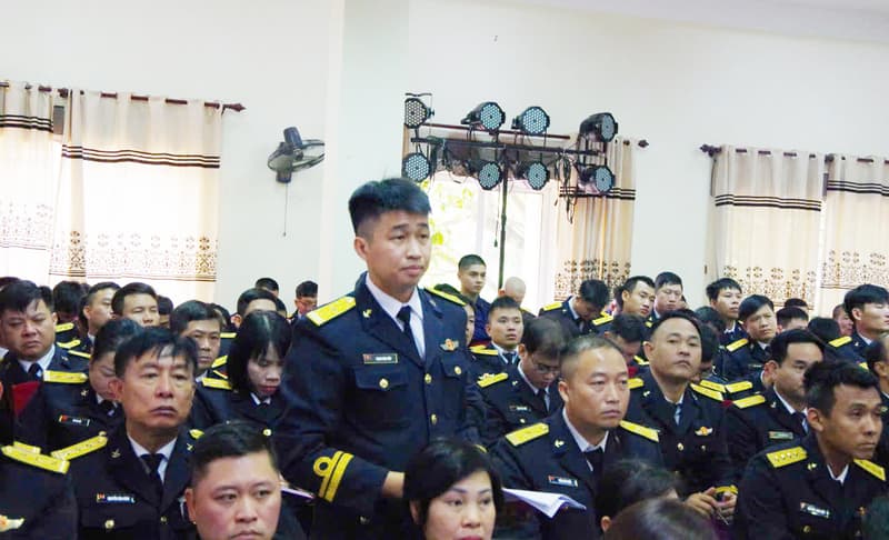 Bộ Tham mưu đối thoại dân chủ với cán bộ, chiến sĩ Đoàn Đo đạc biên vẽ hải đồ và nghiên cứu biển