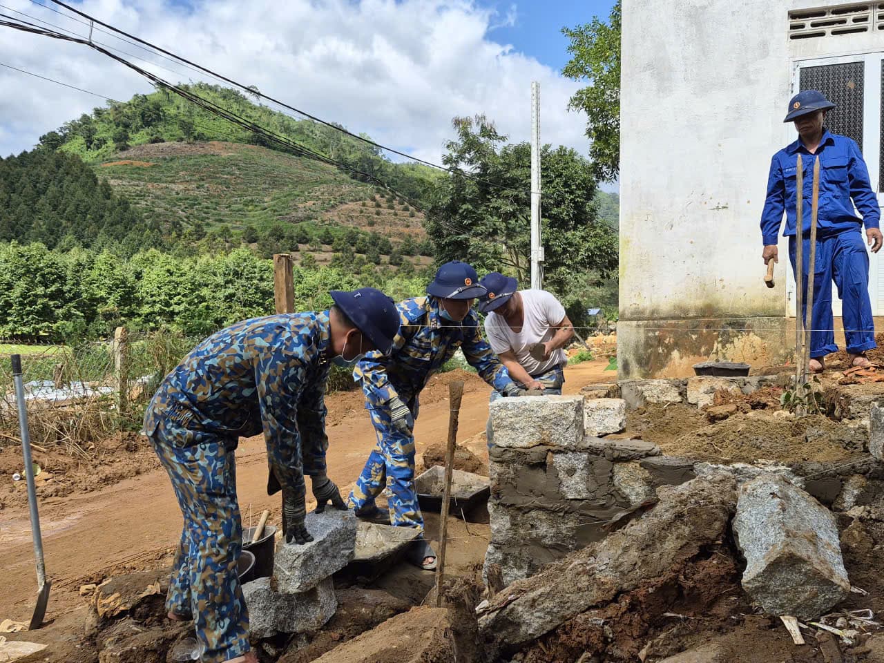 Đặt những viên gạch đầu tiên dựng lại cuộc sống cho nhân dân sau thiên tai