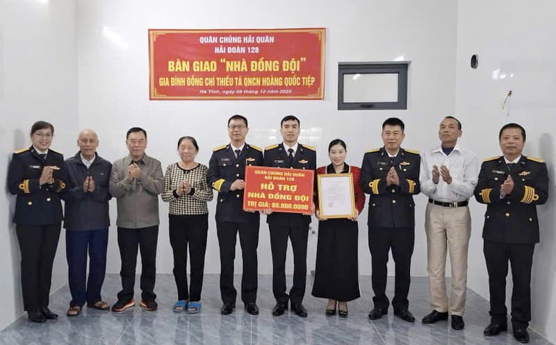 Hải đoàn 128 bàn giao nhà đồng đội năm 2025