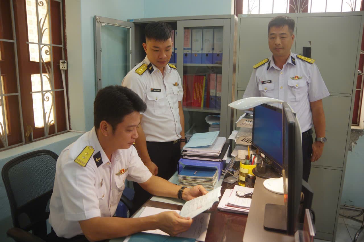 Kiểm tra công tác BHYT, BHXH tại Đoàn Đo đạc biên vẽ hải đồ và nghiên cứu biển