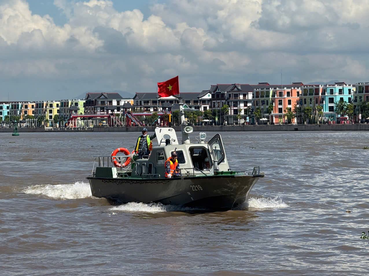 Nghiệm thu 3 xuồng CV-01 do Nhà máy X70 sản xuất