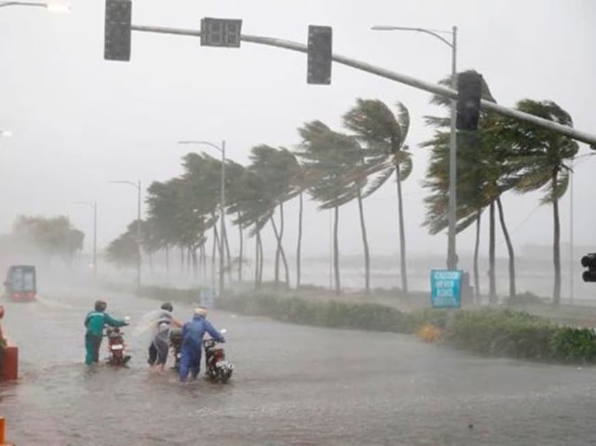 Siêu bão RAGASA giật trên cấp 17