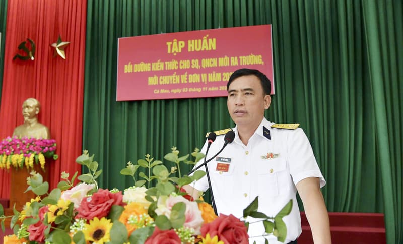 Tập huấn sĩ quan, quân nhân chuyên nghiệp mới về đơn vị