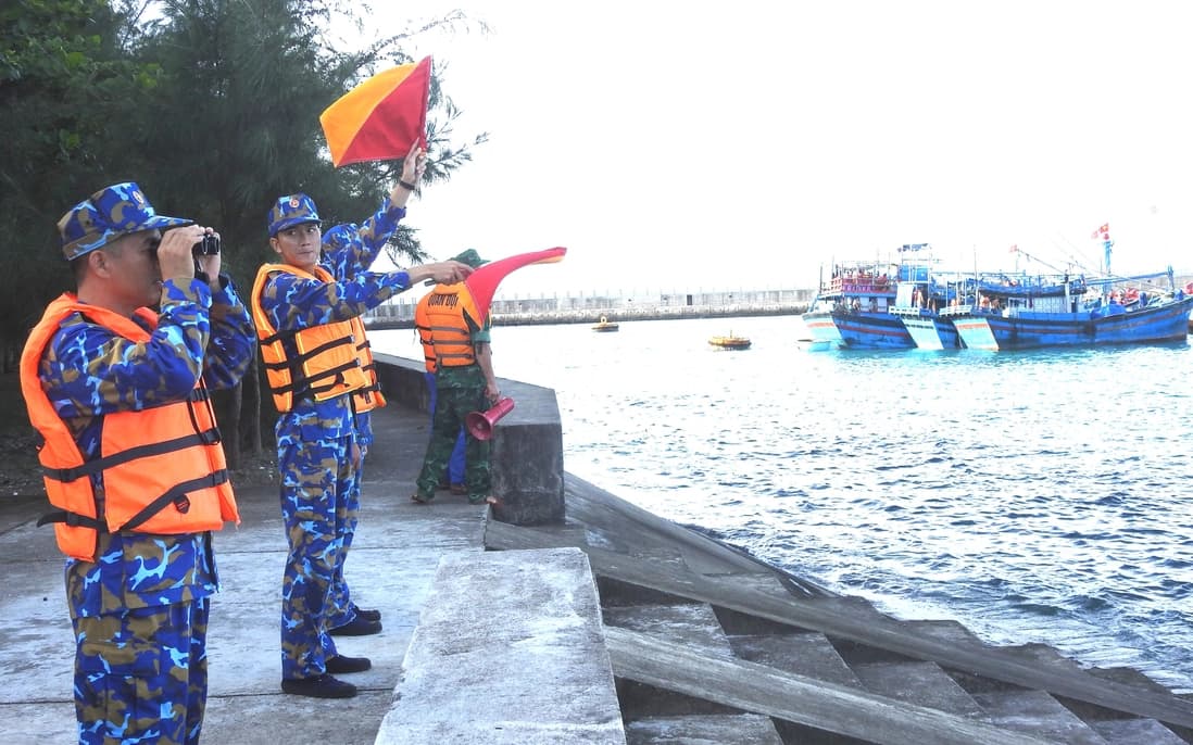 Hơn 3.000 ngư dân đã vào đặc khu Trường Sa tránh trú bão số 13