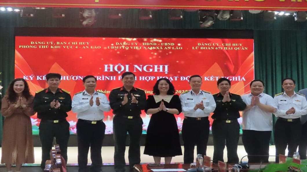 Ký kết chương trình hoạt động kết nghĩa giữa Lữ đoàn 679 với xã An Lão