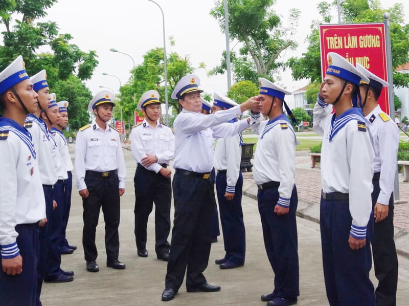 Tư lệnh Vùng 1 kiểm tra Tiểu đoàn 158
