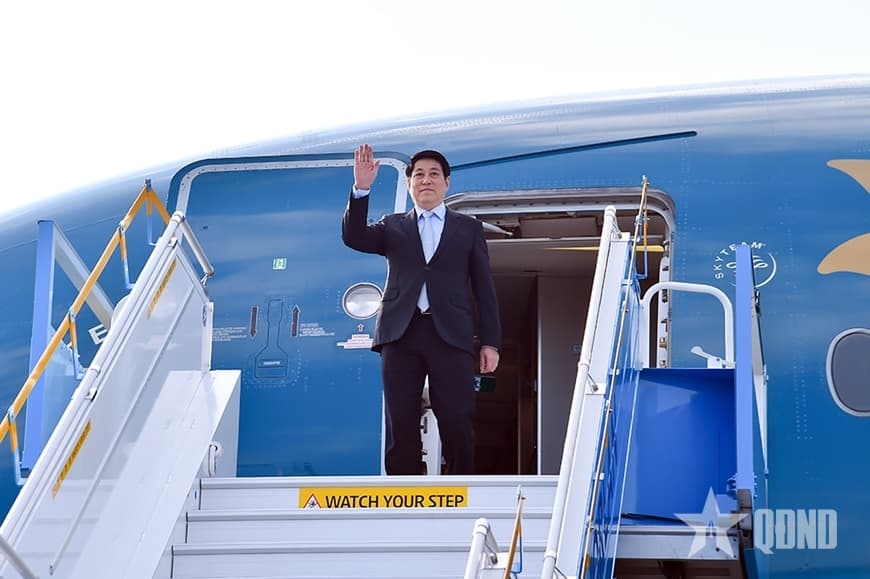 Chủ tịch nước Lương Cường đến Hàn Quốc, bắt đầu chương trình tham dự Tuần lễ Cấp cao APEC 2025