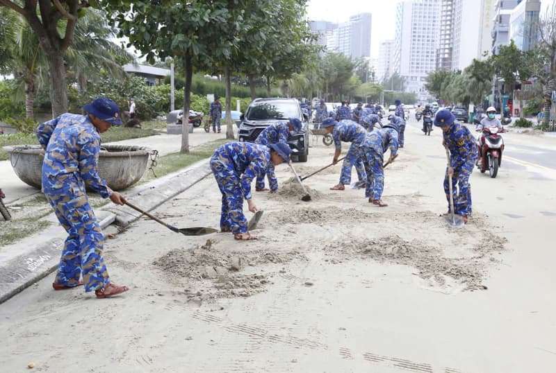 Công điện của Quân chủng Hải quân về chủ động ứng phó và khắc phục hậu quả bão số 13