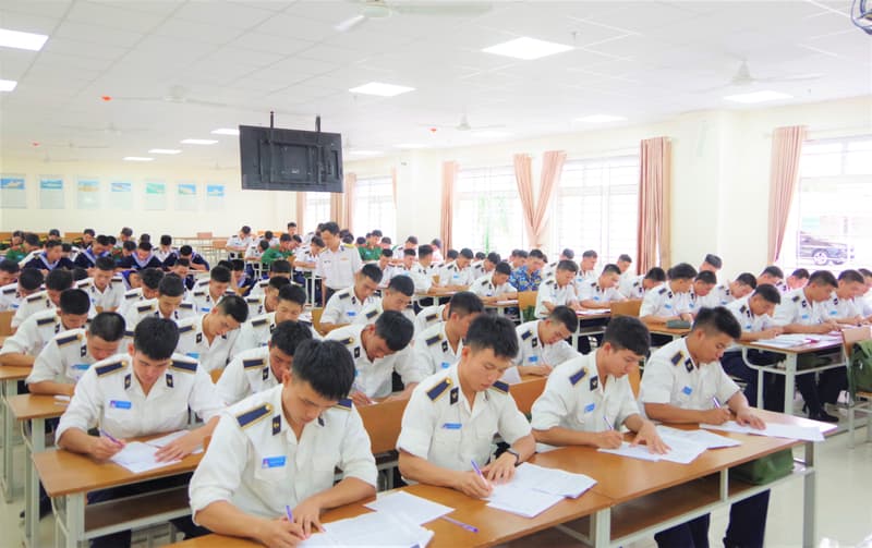 Học viện Hải quân thi kết thúc lớp bồi dưỡng lý luận chính trị